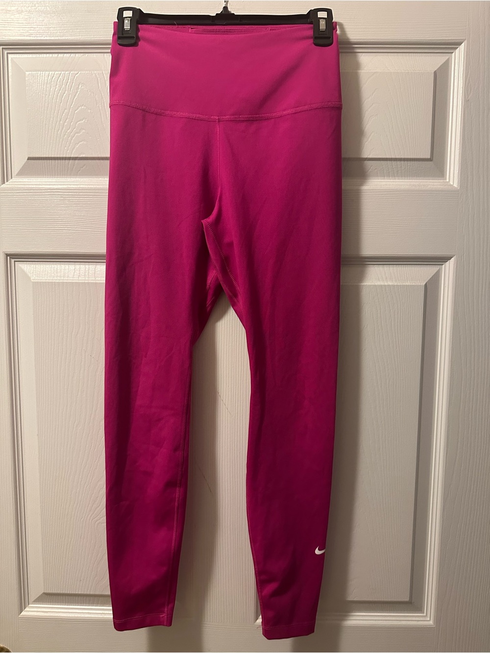 Women’s Nike Dri-Fit Magenta Athletic Leggings - Size S